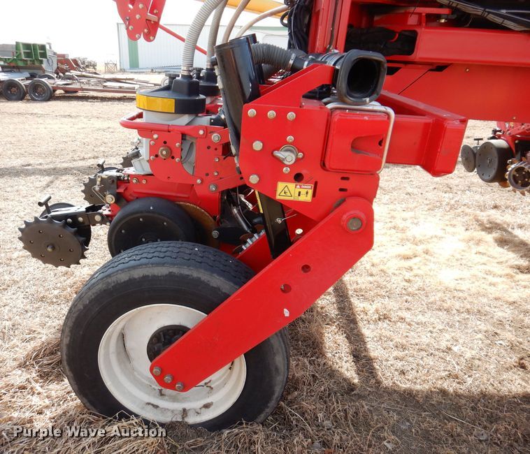 image for item DL5945 2013 White Challenger 8800  no-till planter