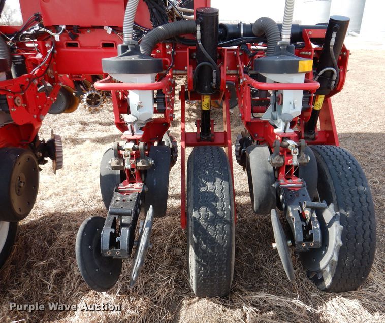 image for item DL5945 2013 White Challenger 8800  no-till planter