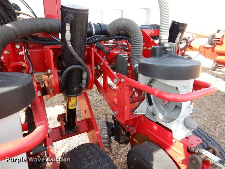image for item DL5945 2013 White Challenger 8800  no-till planter