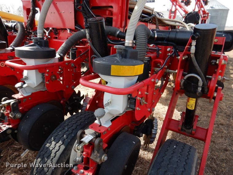 image for item DL5945 2013 White Challenger 8800  no-till planter