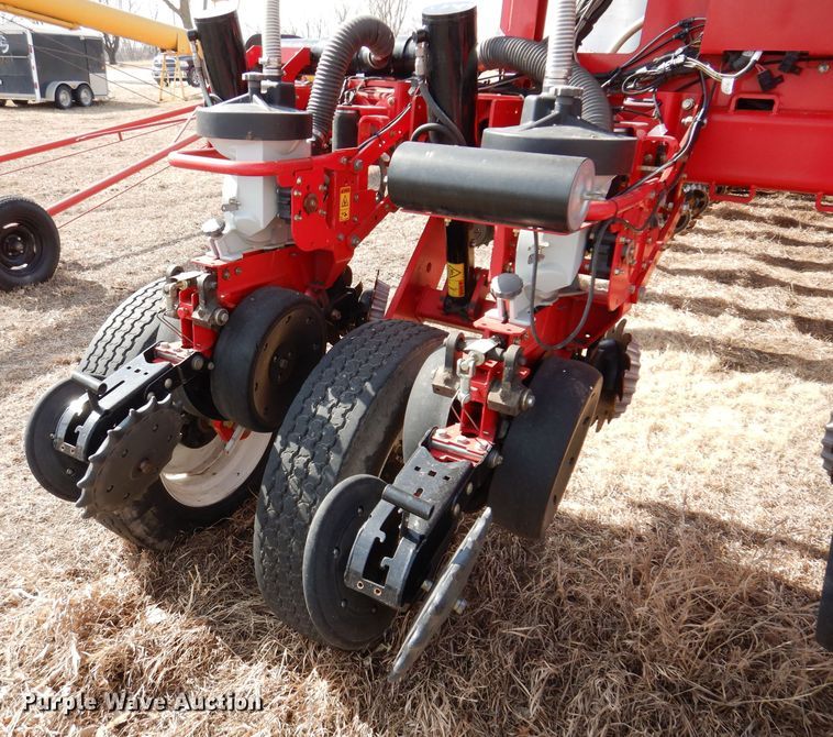 image for item DL5945 2013 White Challenger 8800  no-till planter