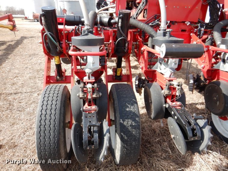 image for item DL5945 2013 White Challenger 8800  no-till planter