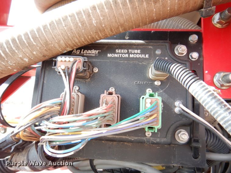 image for item DL5945 2013 White Challenger 8800  no-till planter