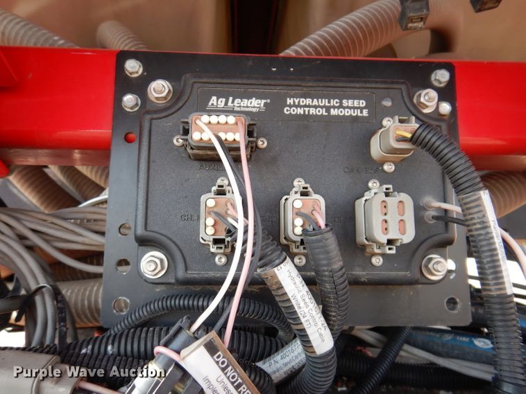 image for item DL5945 2013 White Challenger 8800  no-till planter