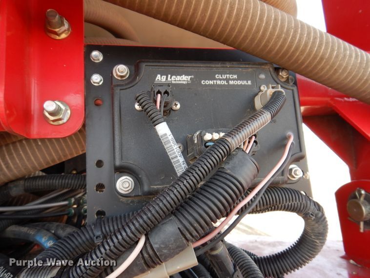 image for item DL5945 2013 White Challenger 8800  no-till planter