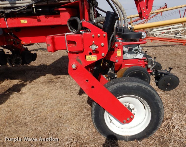 image for item DL5945 2013 White Challenger 8800  no-till planter