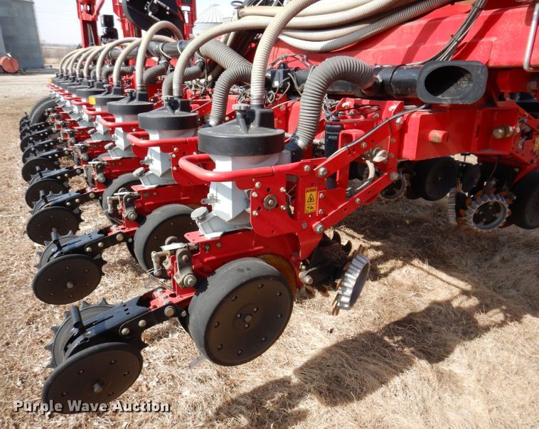 image for item DL5945 2013 White Challenger 8800  no-till planter