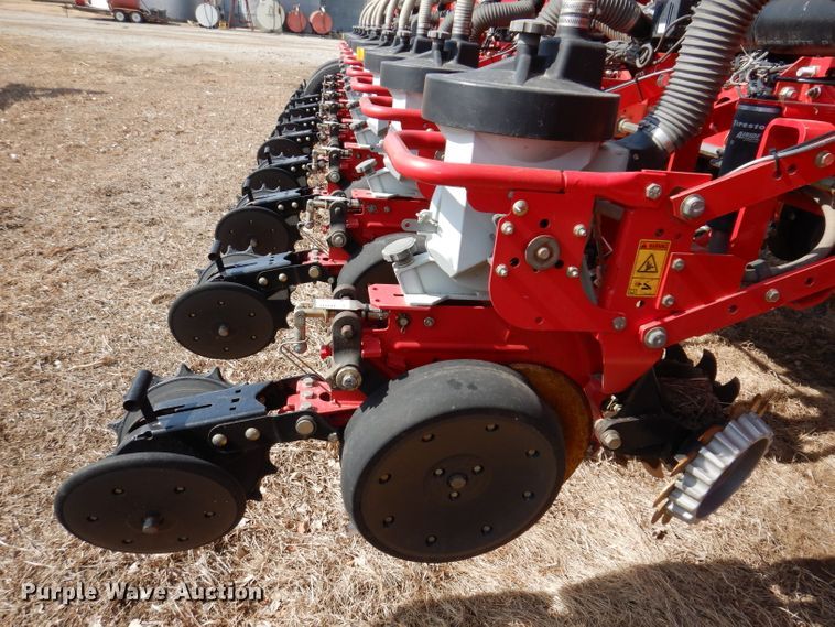 image for item DL5945 2013 White Challenger 8800  no-till planter