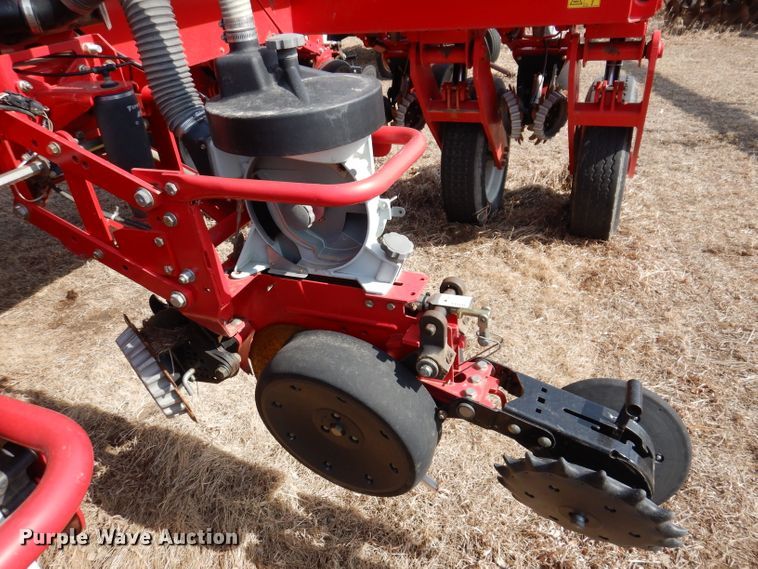 image for item DL5945 2013 White Challenger 8800  no-till planter
