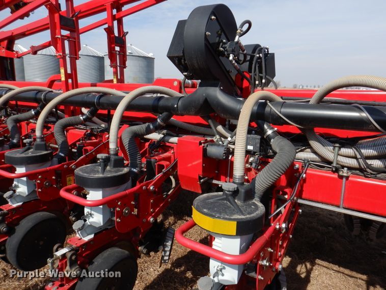 image for item DL5945 2013 White Challenger 8800  no-till planter