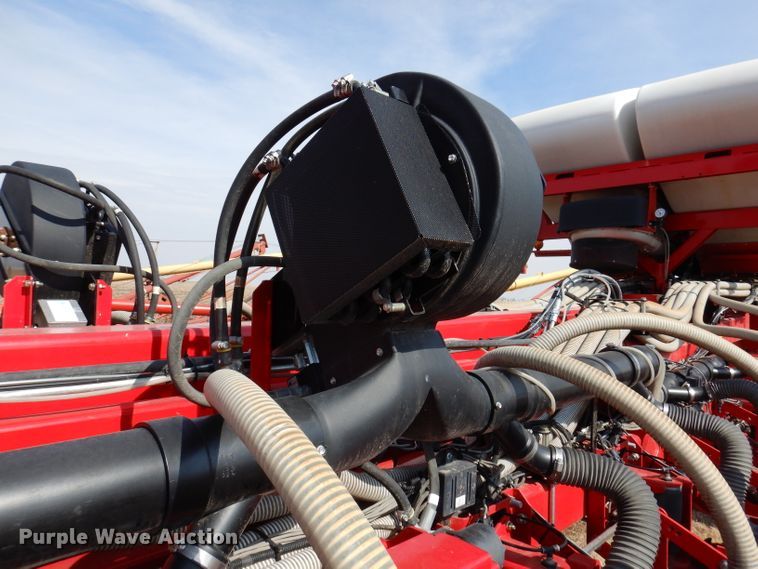 image for item DL5945 2013 White Challenger 8800  no-till planter