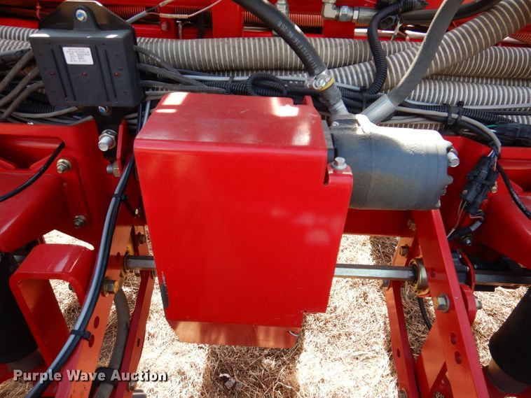 image for item DL5945 2013 White Challenger 8800  no-till planter