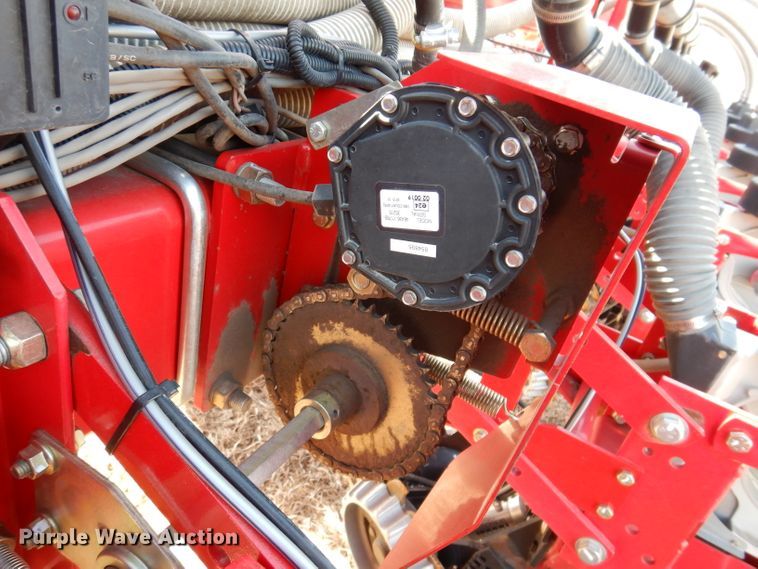 image for item DL5945 2013 White Challenger 8800  no-till planter