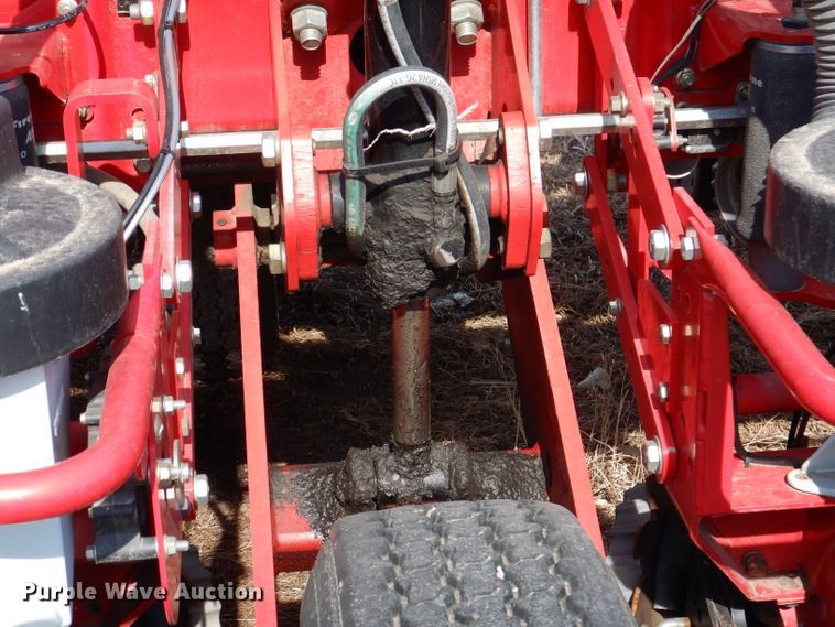 image for item DL5945 2013 White Challenger 8800  no-till planter