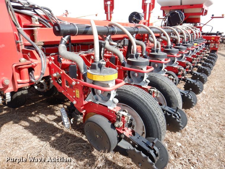 image for item DL5945 2013 White Challenger 8800  no-till planter
