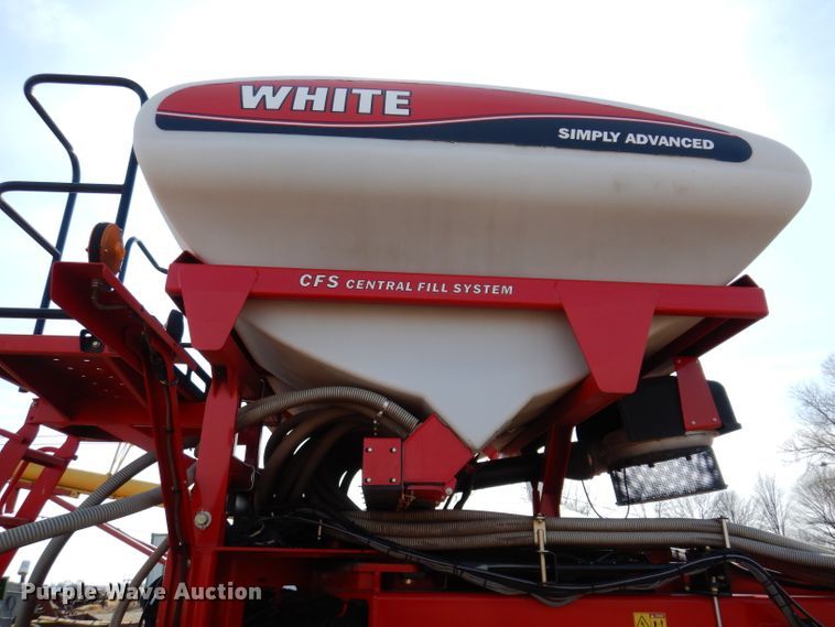 image for item DL5945 2013 White Challenger 8800  no-till planter
