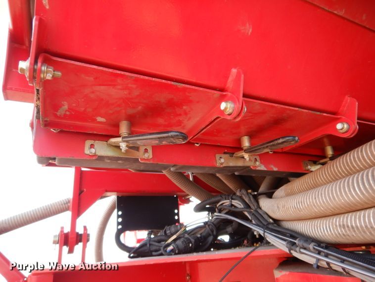 image for item DL5945 2013 White Challenger 8800  no-till planter