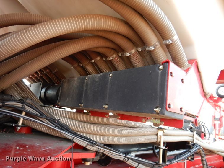 image for item DL5945 2013 White Challenger 8800  no-till planter