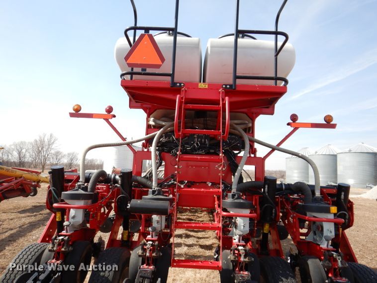 image for item DL5945 2013 White Challenger 8800  no-till planter