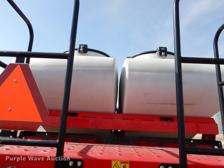 image for item DL5945 2013 White Challenger 8800  no-till planter