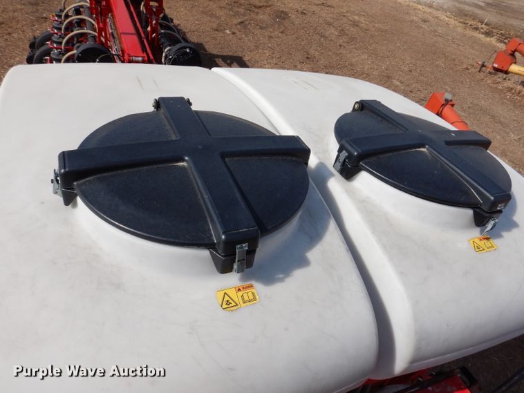 image for item DL5945 2013 White Challenger 8800  no-till planter