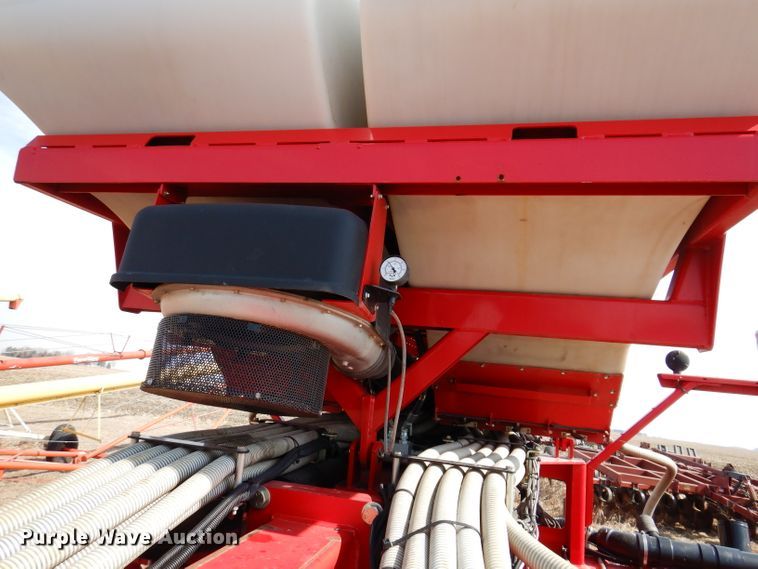image for item DL5945 2013 White Challenger 8800  no-till planter