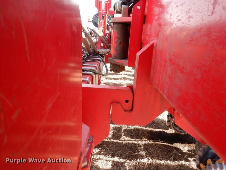 image for item DL5945 2013 White Challenger 8800  no-till planter