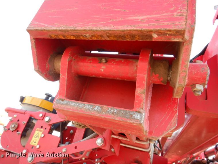 image for item DL5945 2013 White Challenger 8800  no-till planter