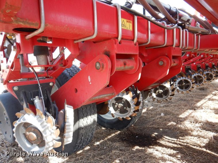 image for item DL5945 2013 White Challenger 8800  no-till planter