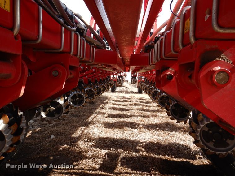 image for item DL5945 2013 White Challenger 8800  no-till planter