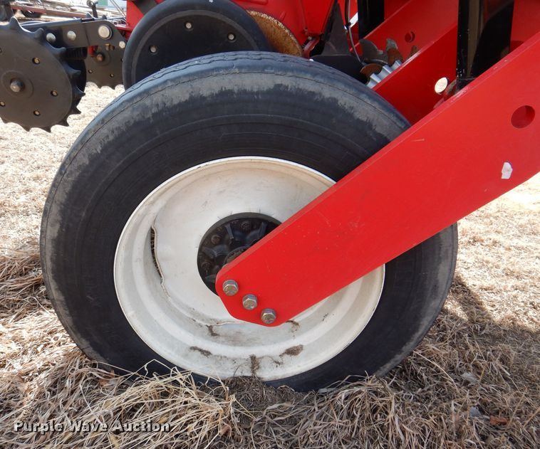 image for item DL5945 2013 White Challenger 8800  no-till planter