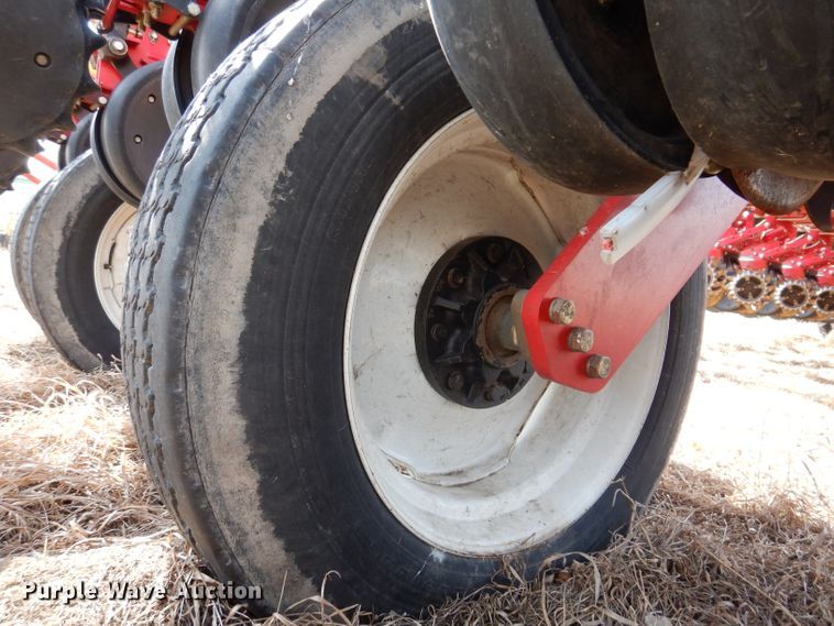 image for item DL5945 2013 White Challenger 8800  no-till planter