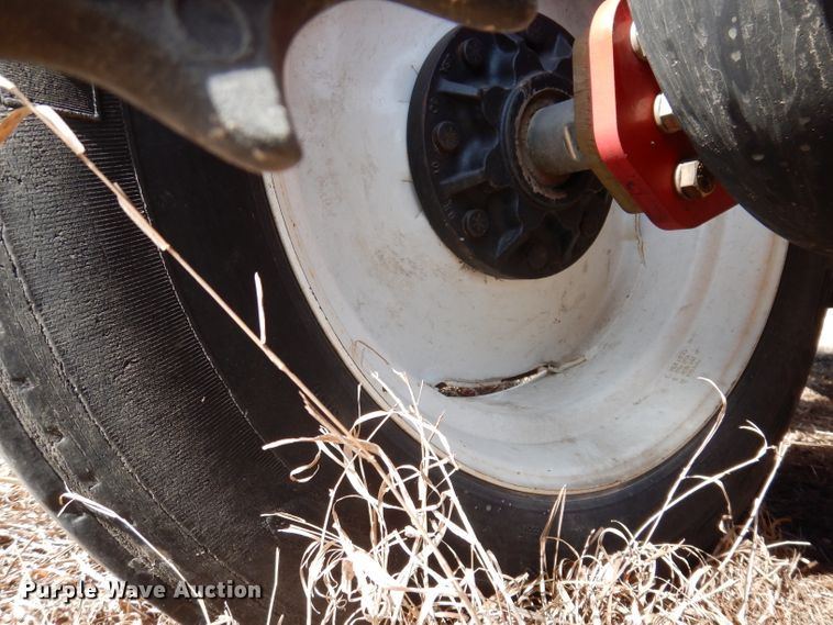 image for item DL5945 2013 White Challenger 8800  no-till planter