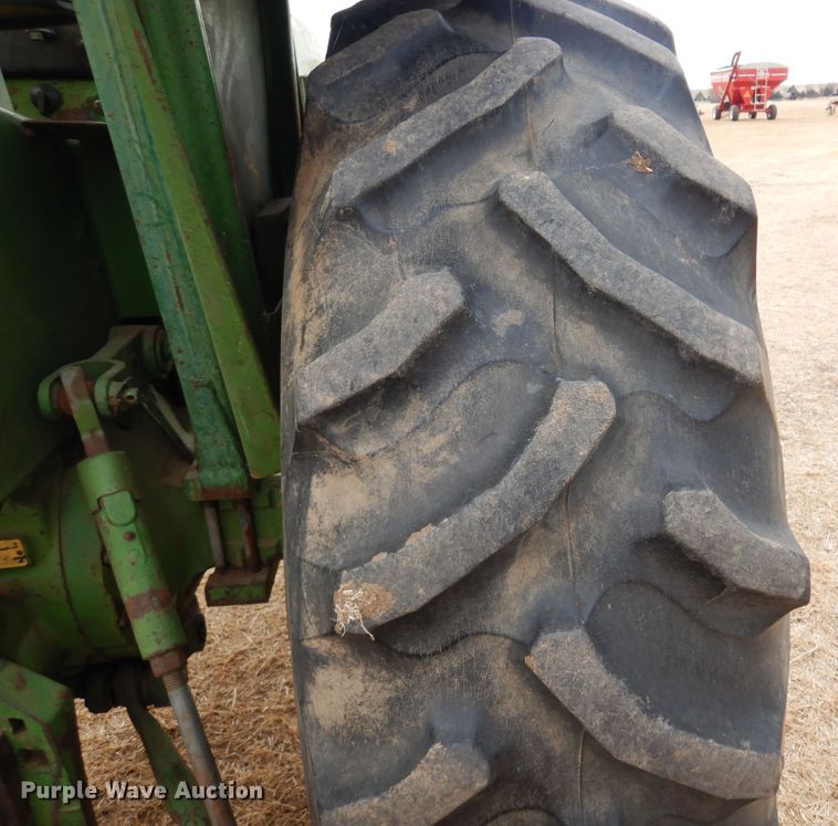 image for item DM1034 1972 John Deere 4320  tractor