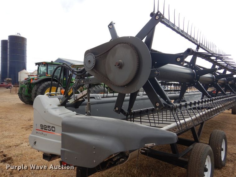 image for item DM1036 Gleaner Dynaflex 9250  flex draper head