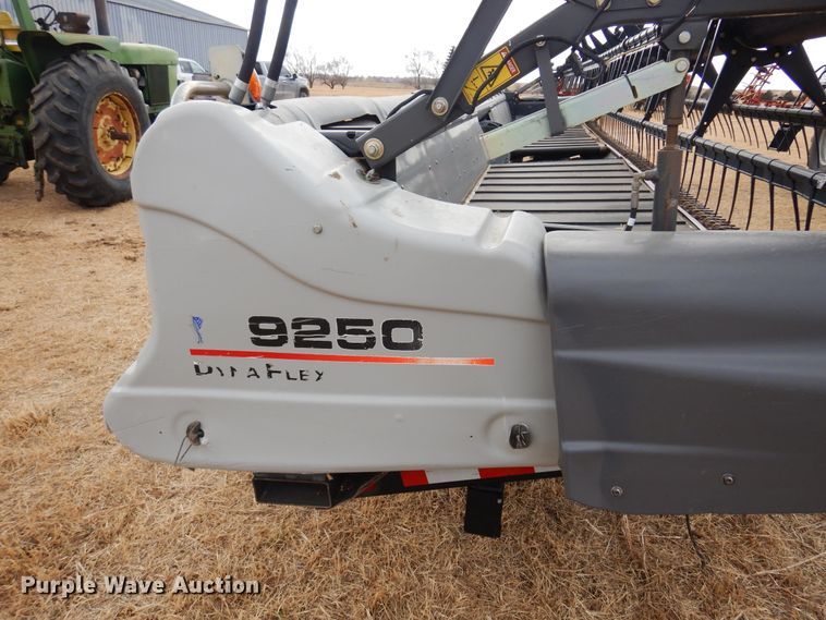 image for item DM1036 Gleaner Dynaflex 9250  flex draper head