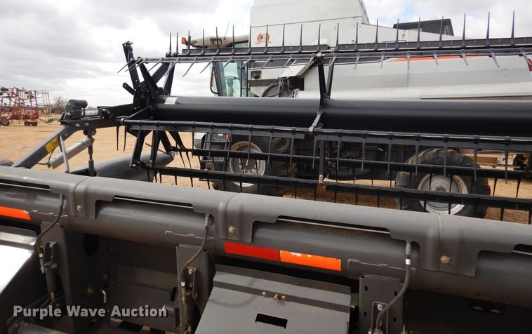 image for item DM1036 Gleaner Dynaflex 9250  flex draper head