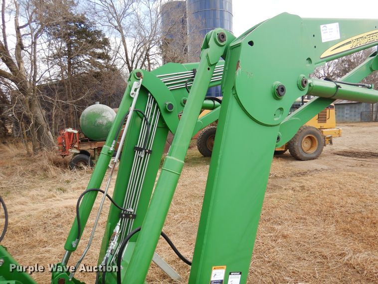 image for item DM1040 John Deere 746  loader