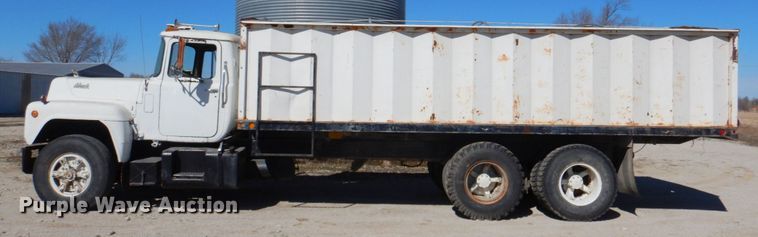 image for item DM1330 1977 Mack R685ST  grain truck