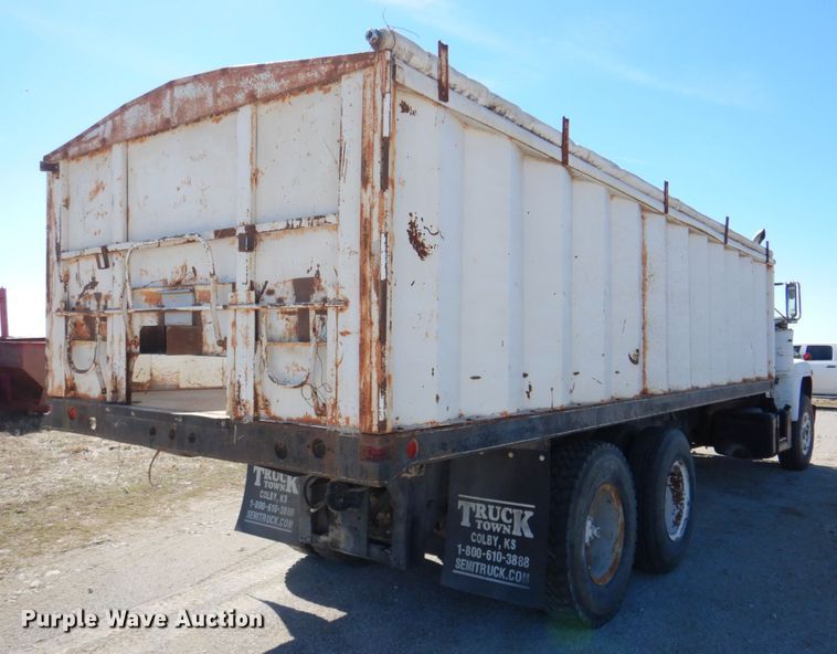 image for item DM1330 1977 Mack R685ST  grain truck