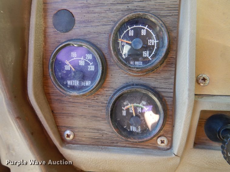 image for item DM1330 1977 Mack R685ST  grain truck