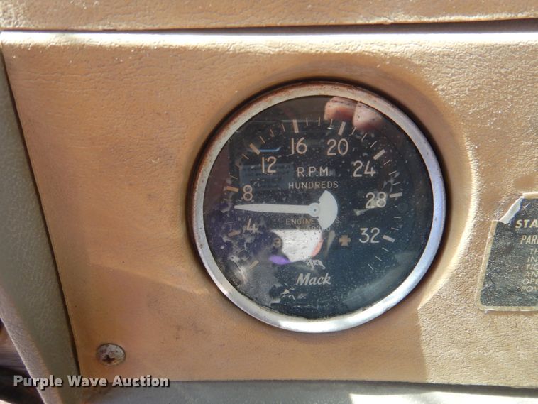 image for item DM1330 1977 Mack R685ST  grain truck