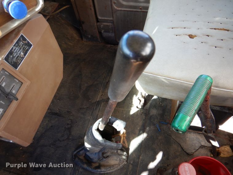 image for item DM1330 1977 Mack R685ST  grain truck