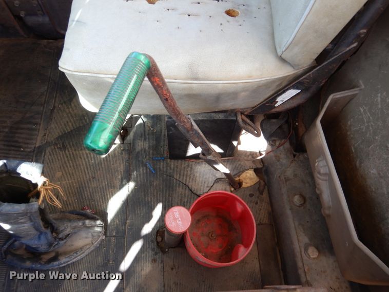 image for item DM1330 1977 Mack R685ST  grain truck