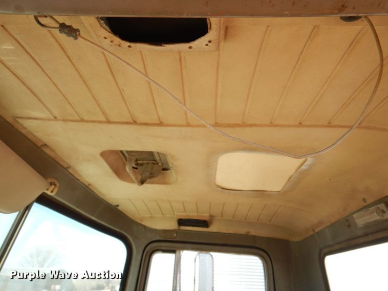 image for item DM1330 1977 Mack R685ST  grain truck