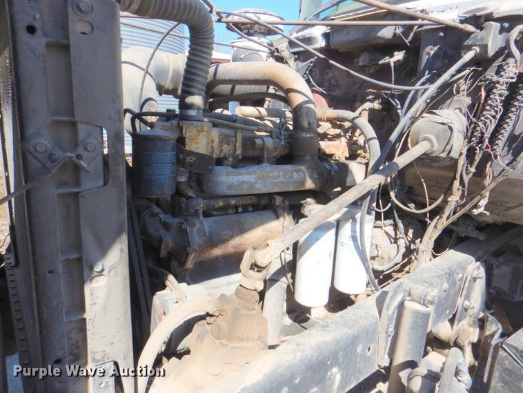 image for item DM1330 1977 Mack R685ST  grain truck