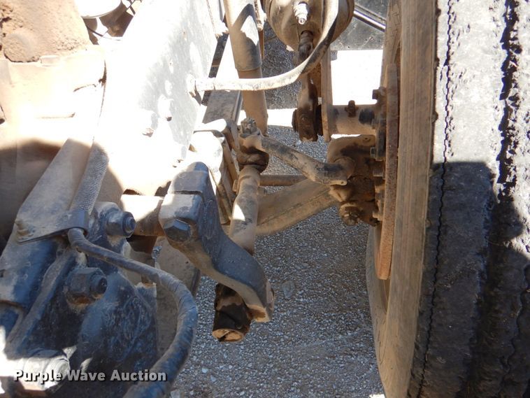 image for item DM1330 1977 Mack R685ST  grain truck