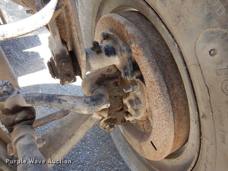 image for item DM1330 1977 Mack R685ST  grain truck