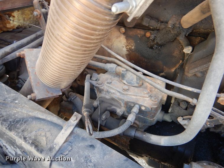 image for item DM1330 1977 Mack R685ST  grain truck