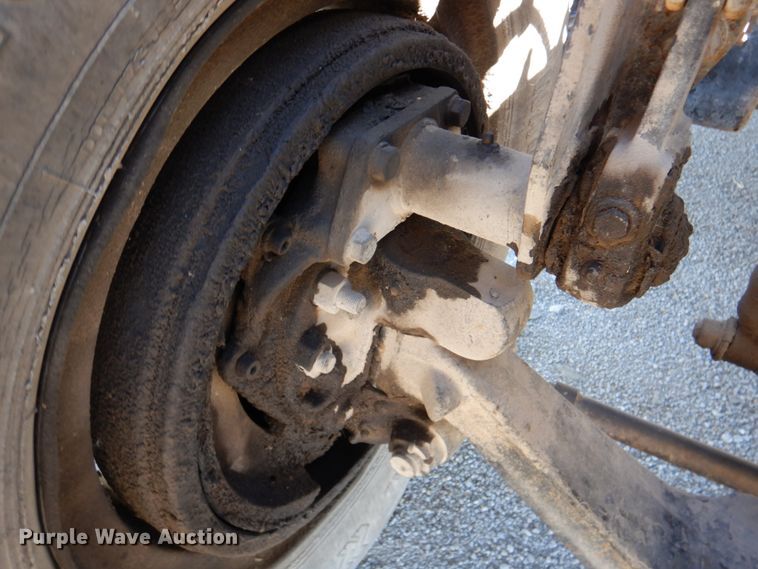 image for item DM1330 1977 Mack R685ST  grain truck